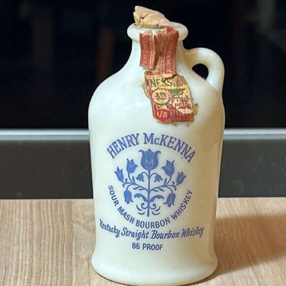 1970’s Vintage Henry Mckenna Bourbon Whisky Miniature Ceramic Jug Bottle - Picture 2 of 14